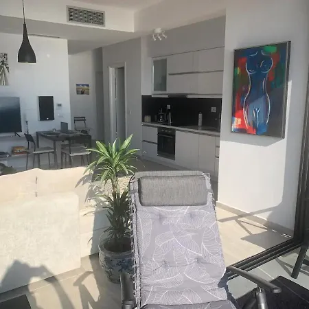 Appartement New Spacious With A Beautiful Sea View