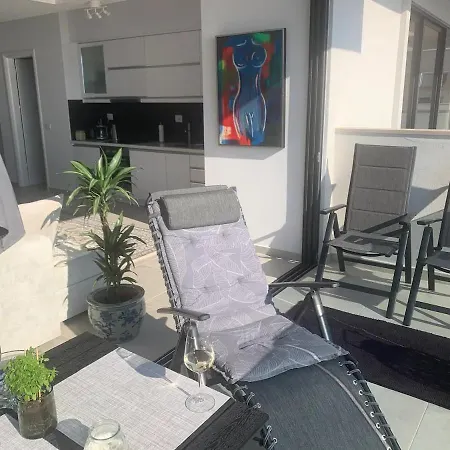 New Spacious With A Beautiful Sea View Appartement *